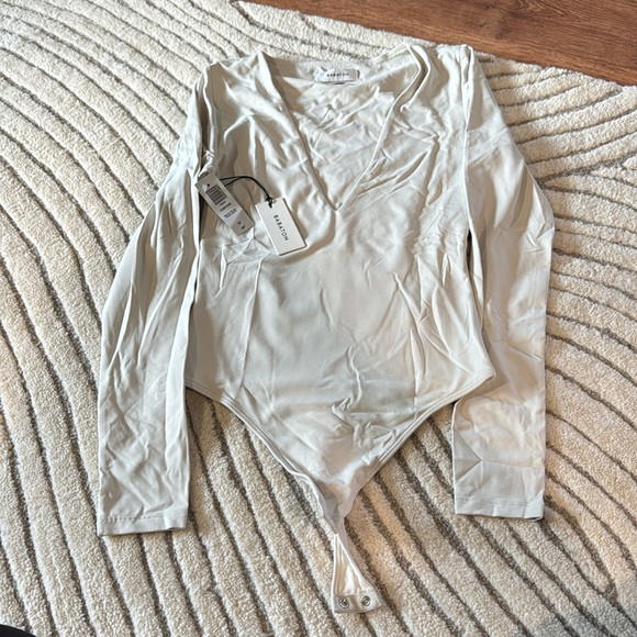 NWT babton aritzia long sleeve bodysuit - Picture 1 of 4